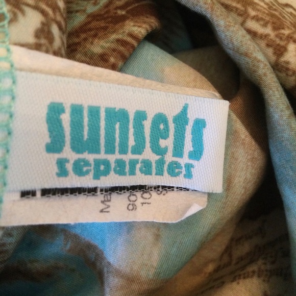 Sunset Separates Dress/Beach Coverup. Shortsleeved. - Picture 4 of 8